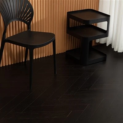 Piso laminado preto